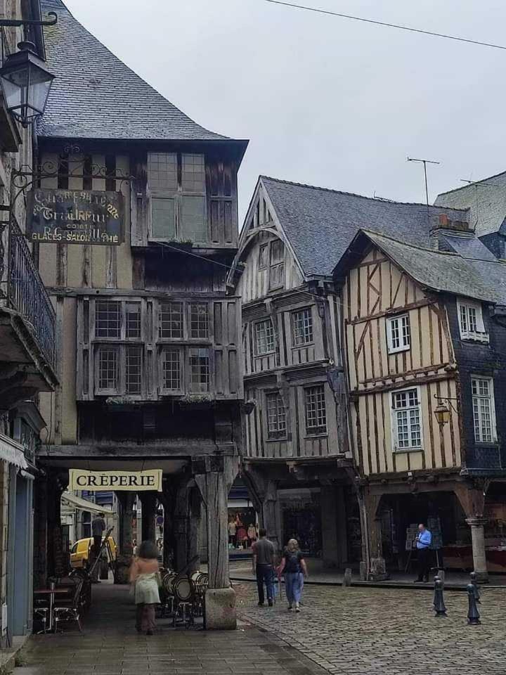 La Ménardière Tranquilitatis Chambre double petit déjeuner compris Corseul Esterno foto